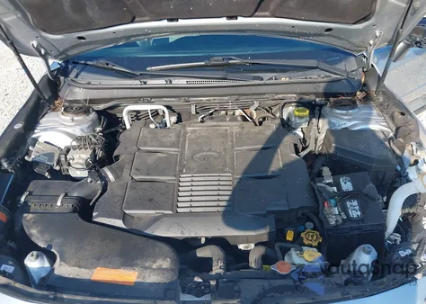 2017 Subaru Outback 3.6R Limited z USA, uszkodzony, nr VIN 4S4BSENCXH3413195